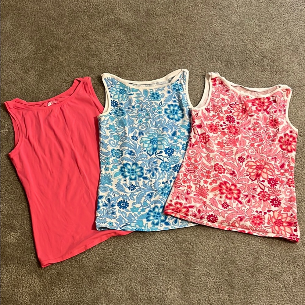 Bundle of three Gap stretch tank tops.
